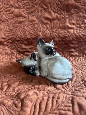 Beswick Porcelain Siamese Kittens Figurine